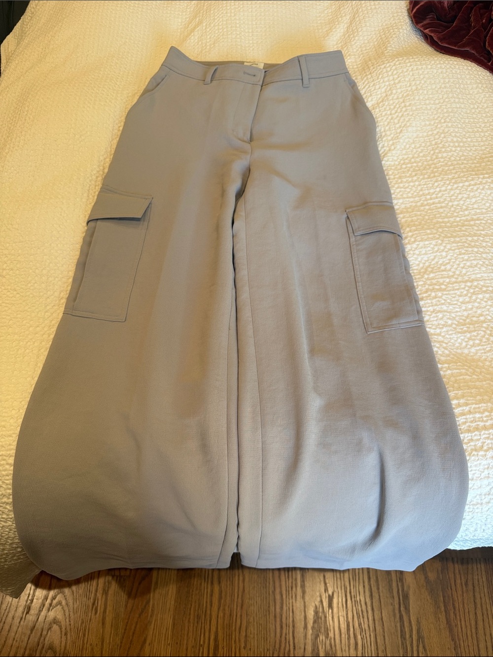 Aritzia Wilfred Wide Leg Cargo Pants in Light Gray